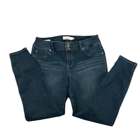 Torrid Denim Jegging in Blue - Picture 1 of 7